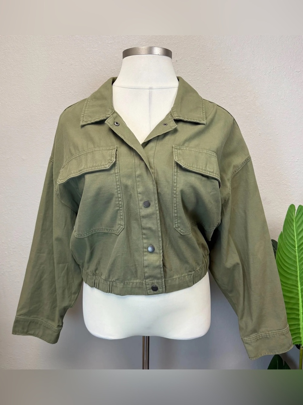 Torrid Olive Green Cropped Utility Jacket - Size 26 (4)